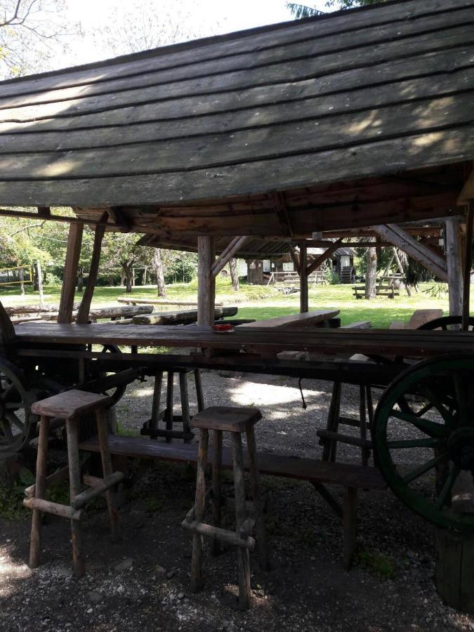 Kamp Na Otoku - Ljubno Ob Savinji Hotell Eksteriør bilde