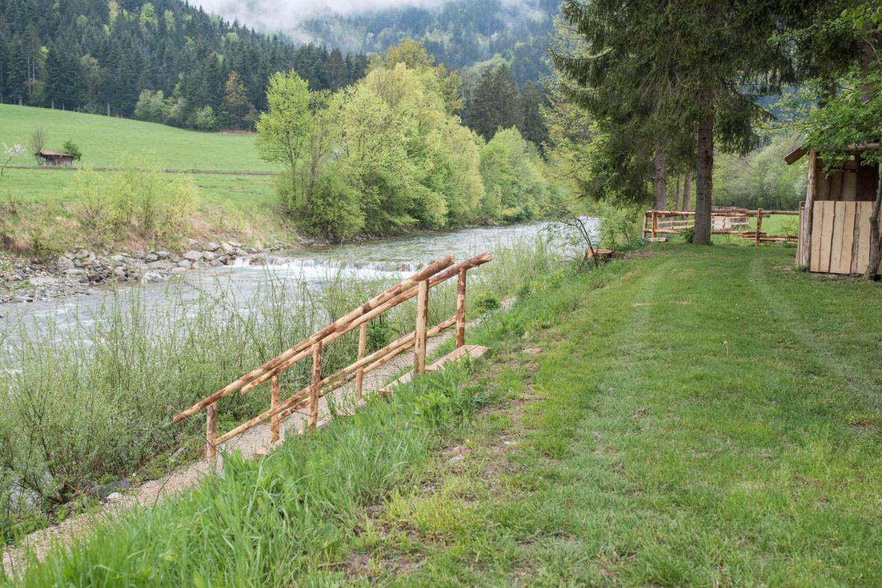 Kamp Na Otoku - Ljubno Ob Savinji Hotell Eksteriør bilde